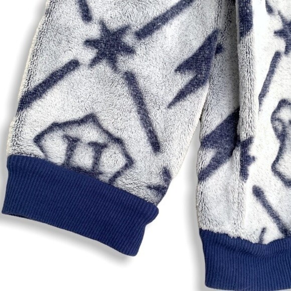 Harry Potter Sweater M Fleece Soft Fuzzy Crew Neck Lounge Top - Picture 5 of 14